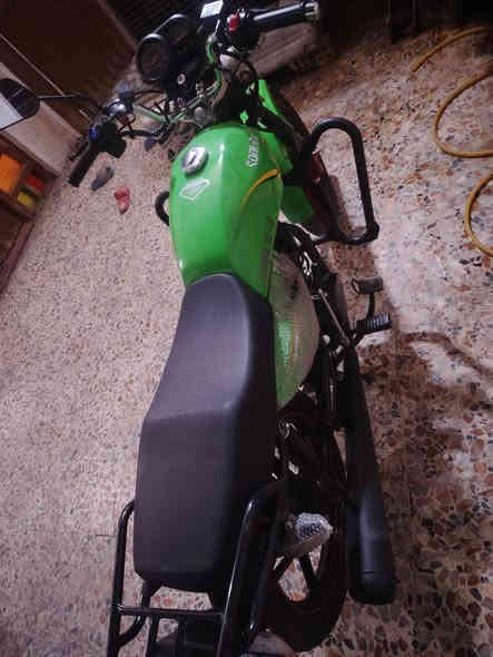 السلام عليكم دراجة سونك ماكس 1مديل 24 شهر11 جديدة زيرو مكفول كفالة عامة مكينة بجيس بعده سعر خاص مكان  بغداد مدينه الصدر رقم الهاتف ***********
