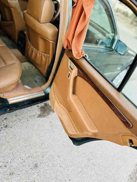 السلام عليكم مارسيدس نحله 180c مكفوله من الصبغ وكلشي مكينه جديده داخل عسلي سياره باسمنه مشروع وطني رقم انكليزي السياره جاهزه كل نقص مابيها تجي وتشوف السعر 75
للاستفسار *********** موديل 93
