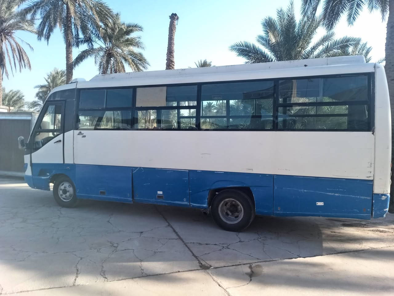 السلام عليكم سيارة للبيع بدون السعر ٤ ملايين ونص وبيه مجال الاستفسار ***********
