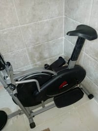 هذا جهاز أوربتراك رياضي للبيع، مثالي لممارسة التمارين في المنزل. يتمتع...