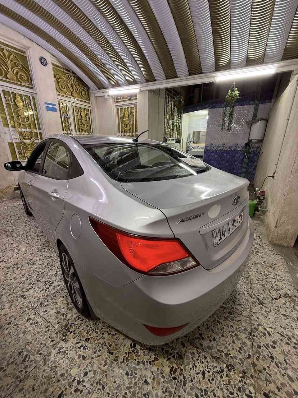 السلام عليكم 
اكسنت 2016 خليجي رقم بصرة الدولي  شرط التحويل 
كفاله عامه ضربة وصبغ وتبديل
فقط تكحيلات كارت بسيطة 
ماشية 113 حقيقي
تخم تاير جديد
حدادية زيرو
محرك 1600 ما مفتوح 
السعر 107 وبيها مجال بسيط للشراي
مكاني بصرة شارع الوفود دويد
للاستفسار ***********
