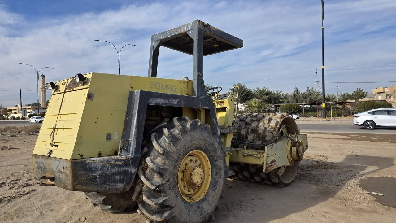 سلام عليكم ورحمة الله
حادله بوماك ٢١٣ كاردن رقم انبار الماني تحويل ثاني يوم موديل ٩١ المكينه على وضع الشركه بلاديه ما تصرف عليها لو الف السعر المطلوب ٣٨٠ ورقه وبيها مجال المكان الانبار الخالديه للأستفسار الاتصال على رقم صاحبها ( ***********) 
أبو محمد

