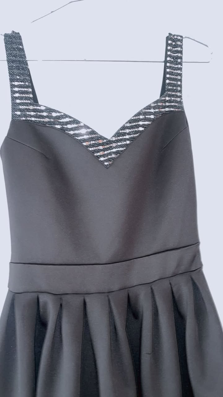 فستان اسود شي ان قماشه يجنن سعر 7


**إذا كنت صاحب هذا الإعلان وتريد حذفه لأي سبب، رجاءا أرسل رسالة إلى الدعم الفني**