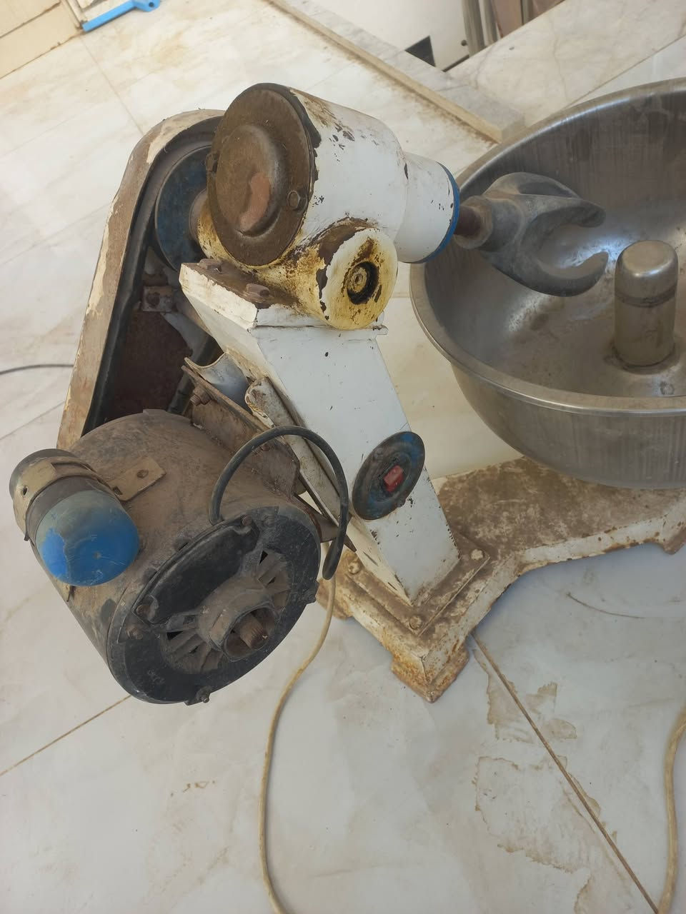 عجانه مستخدمه للبيع سعه ٨ لتر كربلاء ***********
