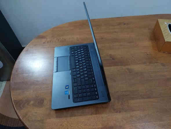 السلام عليكم ... لابتوب بسعر جدا مناسب كور اي  7  ماركة HP ...شاشة حجم 15.6 دقة FULL HD ...كرت شاشة خارجي منفصل من نيفيدا  ...هاردين الاول SSD  256 خاص للنظام والثاني  خزن 500 كيكا  ...رام حجم 12 كيكا...ال لابتوب نظيف  وشحنة ممتاز(بطارية جديدة)  كيبورد ضوئي ملائم للبرامج  والدراسة والاعمال  والالعاب المتوسطة وغيرها مكانه بغداد السعر فقط 175  الف  للاستفسار *********** او ***********
