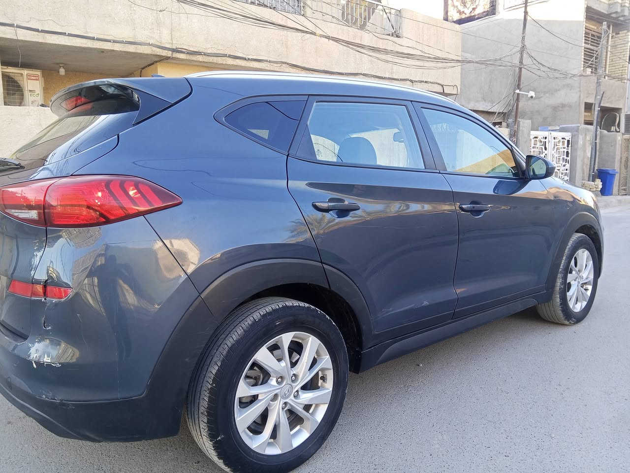 السلام عليكم توسان موديل 2019وارد امريكي صور الحادث وسونار منشورات السياره جديده  وجاهزه مكينه وكير وحداديه تبريد ثلج صدر تايرات جديد مكفولات ماشيه100الف العنوان بغداد رقم تلفون *********** السعر 132$ وبي مجال شي بسيط
