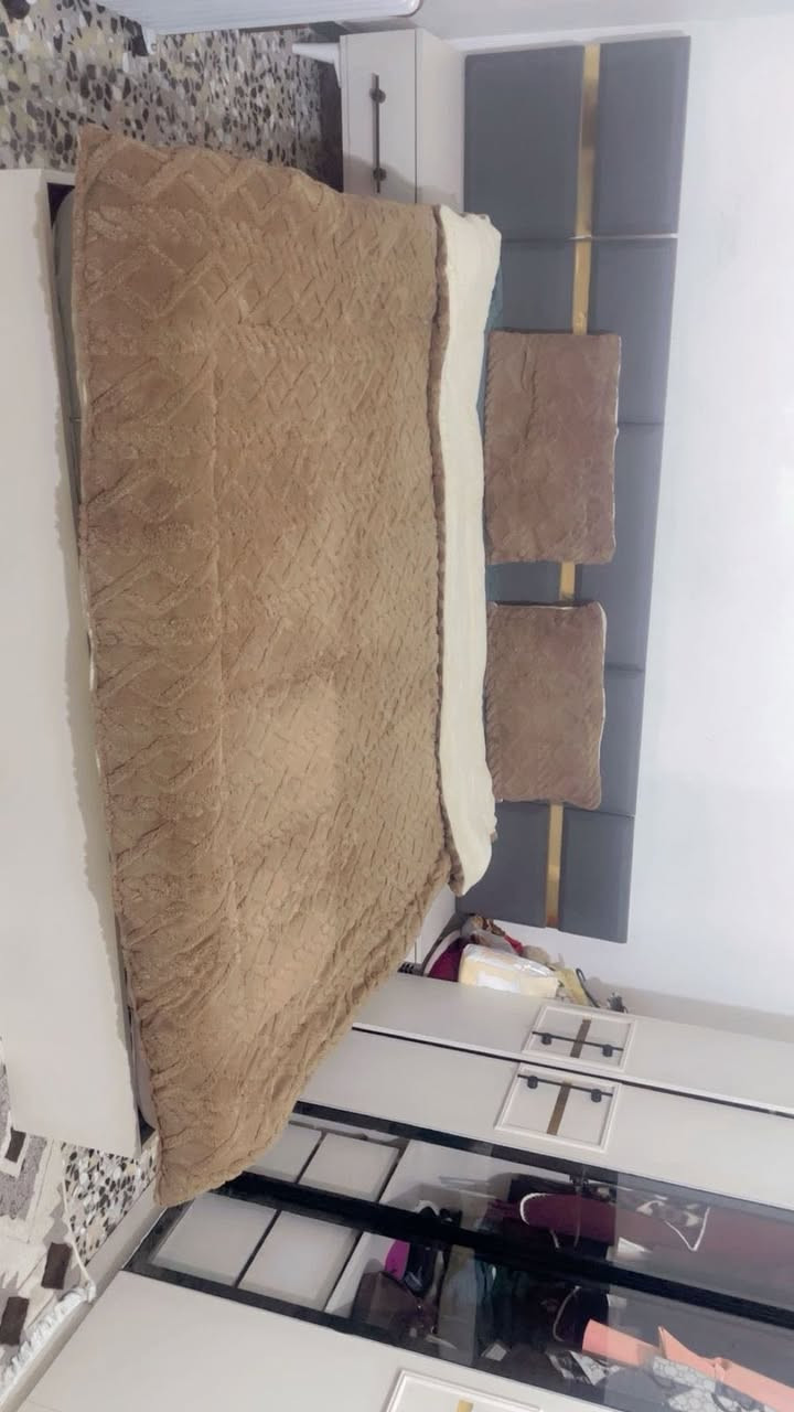 غرفه نوم تركيه خمس قطع ام الجك داخله اناره
بسعر ٥٠٠ وبيها 
***********
