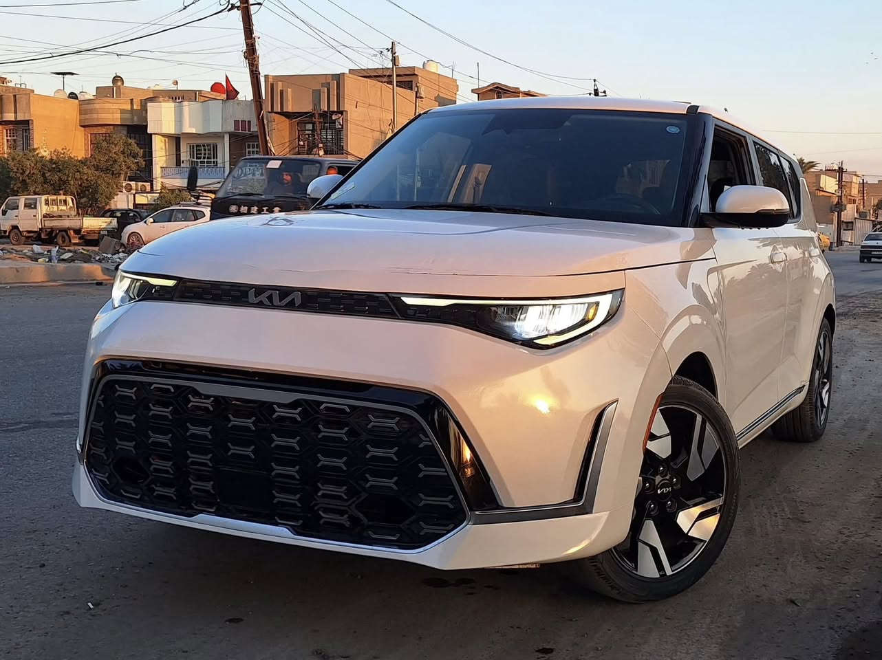 سلام عليكم للبيع كيا صول بدون رقم منفيس بسمي
موديل 2025السياره فول موصفات جيتي لاين رقم(1) بل موصفات VIP بصمه فتحه شاشه كبيره ولمس كامره دواره رادار مامي وخلفي شغال رادار يمنه ويسره حساس طارات اشاير بل مري بجم عدسات زنون بلادي كشاف مامي شغال بك لايت لد خلفي شغال كشنات جلد بلادي كشنات تدفه تبريد كشنات كهرباء السايق والصدر كشنات الخلفيه تدفه سايد بريك بصمه تحكمات جهتين حاكيه مانع نزلاق انضمه قياده دبل رف خلفي دمامات صوت مامي وخلفي ناره داخليه مع صوت الدمام تشغيل عن بعد نضام ترحيب شاحن وايرلس تبريد بيانو ماشيه 15 حجم المحرك 2000 دوش بصمه بواب ولكب كروم حجمه 18 السياره حادثه موضح بلمنشور تبديل باب فقط طخطخات ع كده انصبغن سياره بدون ايرباك السعر 155 
مكان الامين الثانيه اتصال ***********
