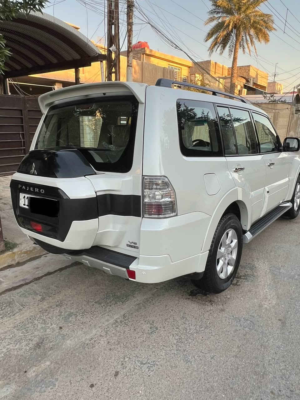 السلام عليكم
باجيرو حبتور 2015 صدفي بوضع الشركه جديده بمعنه الكلمه 
مكفوله كفاله من الصبغ والبارد والشخوط لوك سياره جديد
شرط حته البلاستك مابي صبغ كفاله وعل فحص  مكينه بوضع الشركه كير بوضع الشركه برغي مامفتوح بيهه صدر امامي وخلفي جديد شرط تراي زيرو طسه معالجه 
سيرفس كامل مسويله ادامامه تخم تاير برجستون مروحه إضافيه تبريد شرط ثلج سياره جاهزه عله آخر حبايه كتلوكات شركه بعدهن بيهه حته سويج لاه بعده مامستعمل سبير بعده مانزل بعدهه جديده كلش سياره وعل ايد وحده لوك مواصفات 
فتحه طكيتن 
كشنات جلد
دبل كشن كهرباء 2
سستم ايرياك
زراك لايت
مري شفط
كامره خلفي
وحساس خلفي
ثلاجه بل جكمجه 
7راكب 
لايت زنون 
بكلايت ضبابي
سستم دمامات الحبتور 
دبل تحكم ستيرن 3
داخل صاح 
فوريل 4x4
محرك 6سلندر 3500
كير 5نمر 
خمس ويل كب
بيبان جلد
مري عاكست الضوء
سياره فول الفول الحبتوره رقم بغداد دولي جديد هزه وسنويه جديده بسمي اتصال ***********مكاني بغداد
