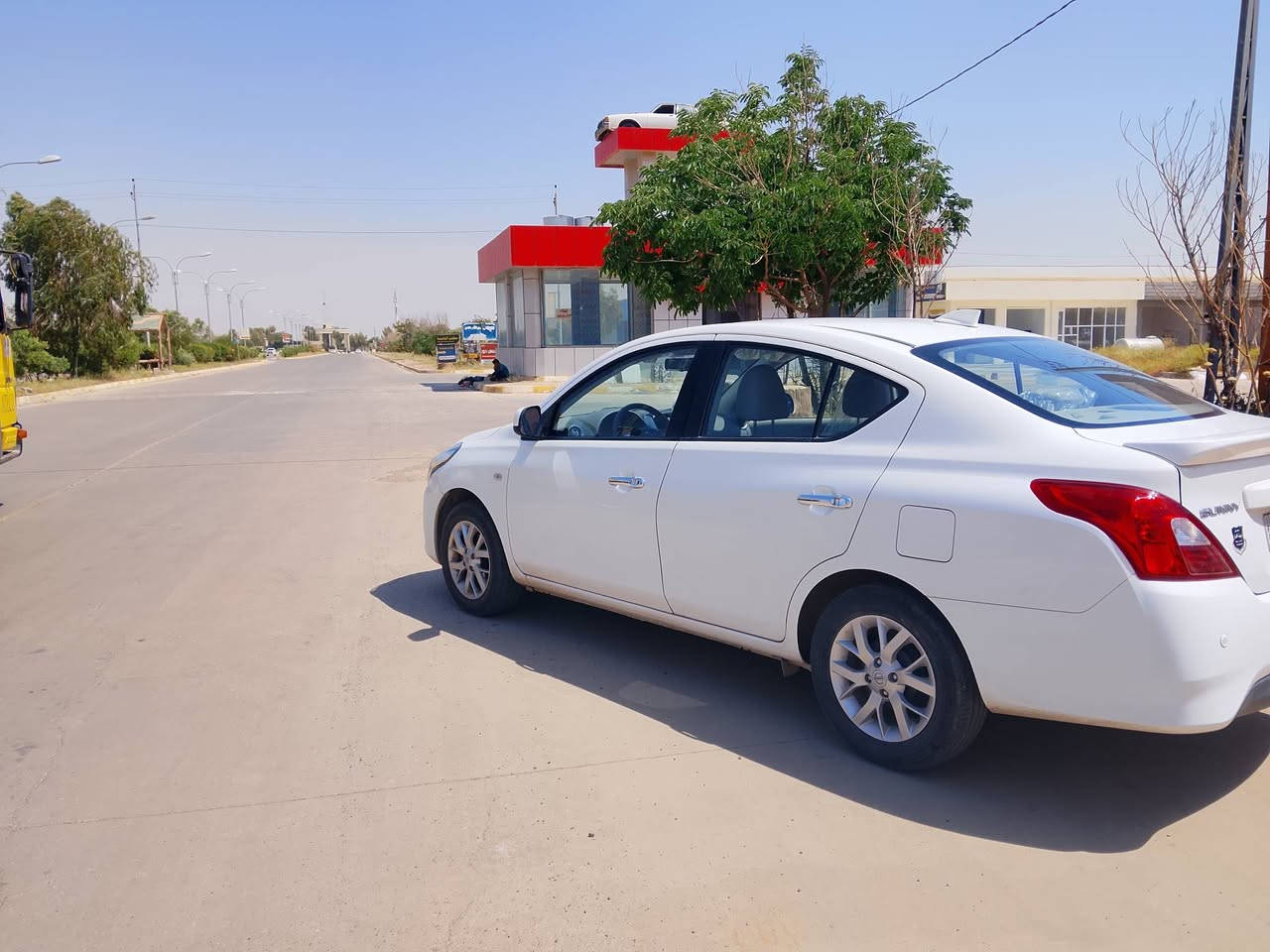 نيسان صني هندي موديل 24 رقم سليمانيه سنويه جديد سياره ماشي 24 الف مكان السياره كركوك *********** سياره جديد
