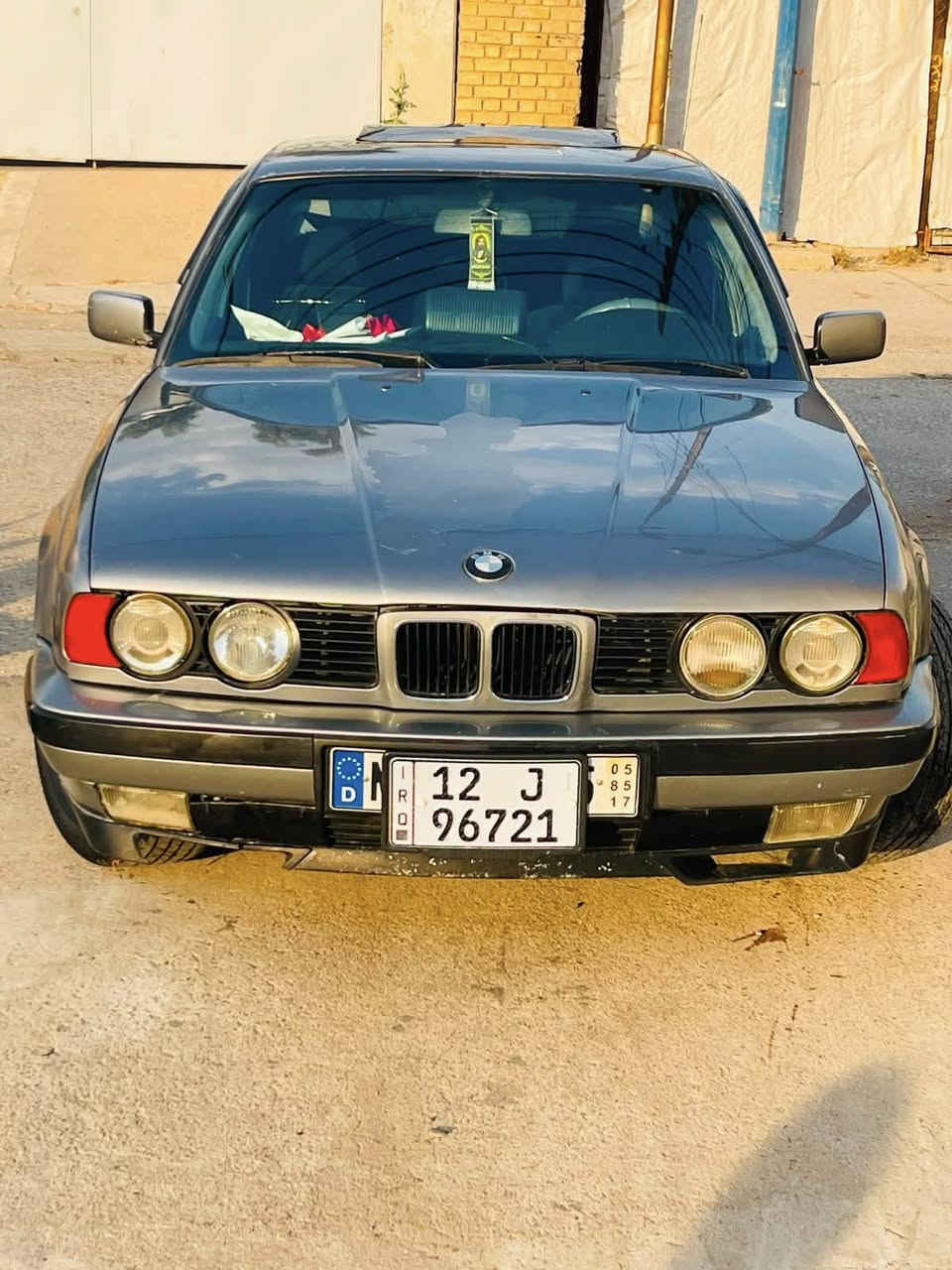 سياره بي إم لل بيع مكينه فل 535طخم جديد صبغ جماليه فقط رقم جديد هزه جديده  موديل 91بسمي كابون بيهه عنواني موصل تبريد شغال منقص شويه غاز ***********رقمي بي وتساب السعر 47وبيهه مجال
