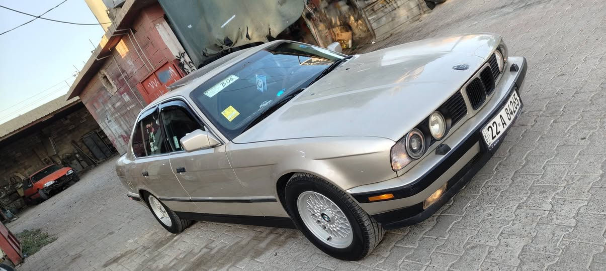 للبيع بي ام 525 بلادي
موديل 1989 
فول فول بس كير عادي
رقم اريبل  انكليزي
سنويه بسمنه نافذ من شهر
كير و محرك شرط 525
 .نوزلات. مجاول. حساسات .اذانات. درايم شفتات. مشط ستيرن . باور ستيرن   مال كصه قبل شهر شاد
تبريد قطعتين ثلج
دواخل مميز لون قهواي  نضيف
سقف سلايت
صدر امامي و خلفي جديد توب
4 اطارات  وياله جديد
بطاريه جديد
كهربائيات ع وضع شركة
ريمونت و قفل مركزي
مضخم صوت بلادي
كوشن جلد
مرايات كهربائي
بريك ABS
صبغ عام لجمالييه بدون ضرر
سياره حيل نضيف ماشاء الله  خير من الله
سعر 57وبي مجال
مكان كركوك
شراي يخابر
اني مكلف بنشر
***********
*********** واتساب كركوك, العراق
