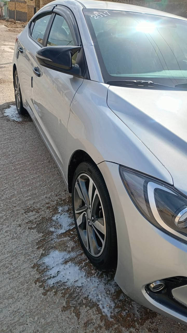 النتره خليجي 2017
مكينه 2000 دوش
رقم واسط دولي تحويل مباشر
سياره بيها قطعتين رش بدون دواخل
تبريد قطعتين 
تخم تاير 
حداديه 100/100
سياره استخدام شخصي
مكان السياره واسط مركز 
للاستفسار 
***********
