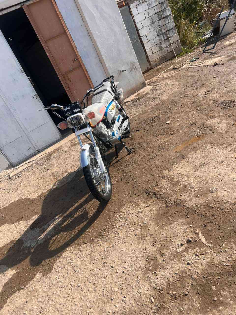 سلام عليكم دراجه للبيع موديل24 ***********
