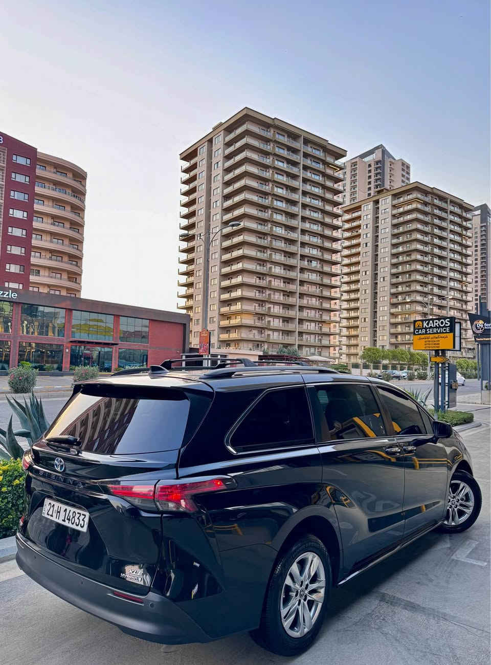 TOYOTA SIENNA XLE HYBRID ٢٠٢٢
-المحرك : 2500 cc هايبرد
-عداد المسافة ١٠١ الف ميل
-االون اسود
-تحديد مسار
-رادارات 360 درجة
-صقف ديفيدي
-كامرة خلفية
-تبريد 3 قطع مع تحكم خلفي مناخين
-3 انظمة قيادة
-سايد بريك بصمة
-حساسات خلفية
-فتحة سقف
-تشغيل بصمة
- 5 بصمات
-حساسات امامية
-كشنات جلد
-كشنات كهربائية
-حساس امطار
-حساس لايت (عالي ناصي)
-شاشة لمس كبيرة
-تدفئة كشنات
-انارة LED خلفي وامامي
-لايت عالي ناصي زينون
-خاصية طي المقاعد الخلفية لزيادة مساحة التحميل
-مقعد اضافي متحرك (يعني تصير 8 راكب)
-ابواب كهربائية شفط
-جنطة شفط كهربائية
-فتح وغلق الابواب بخاصية (الركلة)
-فتح وغلق الصندوف بخاصية (الركلة)
-نظام صوتي مميز مزود ب دمامات في الصندوق
-نظام التوقف الذاتي او مايعرف(مانع تصادم)
-وبقية مواصفات XLE المعروفة
-مكان السيارة سلیمانی  
السعر  295 $ بي مجال جدا قليل
للاستفسار الاتصال
رقم سلیمانی وبأسمي تحويل مباشر
بس بيها واحد قدعه مصبوغ بدون دواخل ارباك
☎️(*********** السليمانية, العراق
