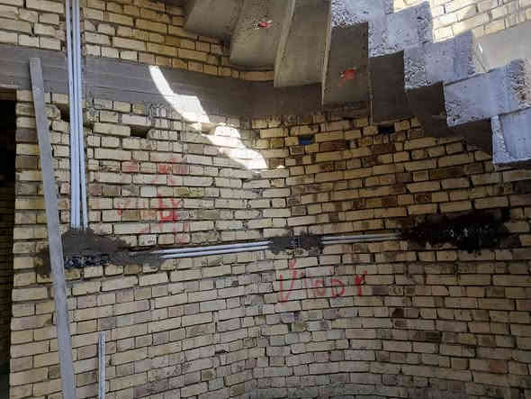 السلام عليكم اخوان شلونكم شخباركم
كهربائيّ وشتغل التأسيسات وبأنسب الاسعار 

موقعي البصره (المطيحه) /***********
