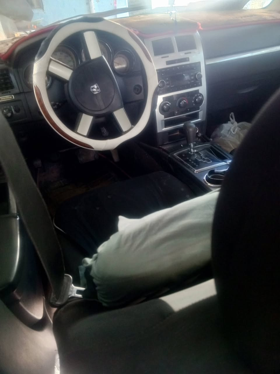 جارجر 2009 رقم بغداد الرقم الانكليزي الدولي وباسمي  كير ومحرك بالكارتون مانع انزلاق سنتر لوك  للبيع 105 قفل أو مراوس بسياره كوريه للاتصال ***********
مكاني النجف الاشرف
