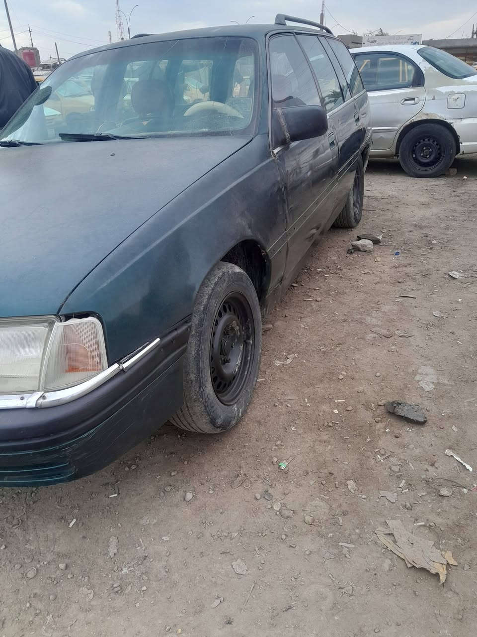 السلام عليكم سياره اوبل 
للبيع رقم ميسان سنويه نافذه ٢٠٢٢ بيها مكينه وكير ونجي مكينه بيها دخانه عليها قرامات ١٨٠الف السعر ١٨ولشراي بيها مجال رقم الهاتف 📱 ***********
