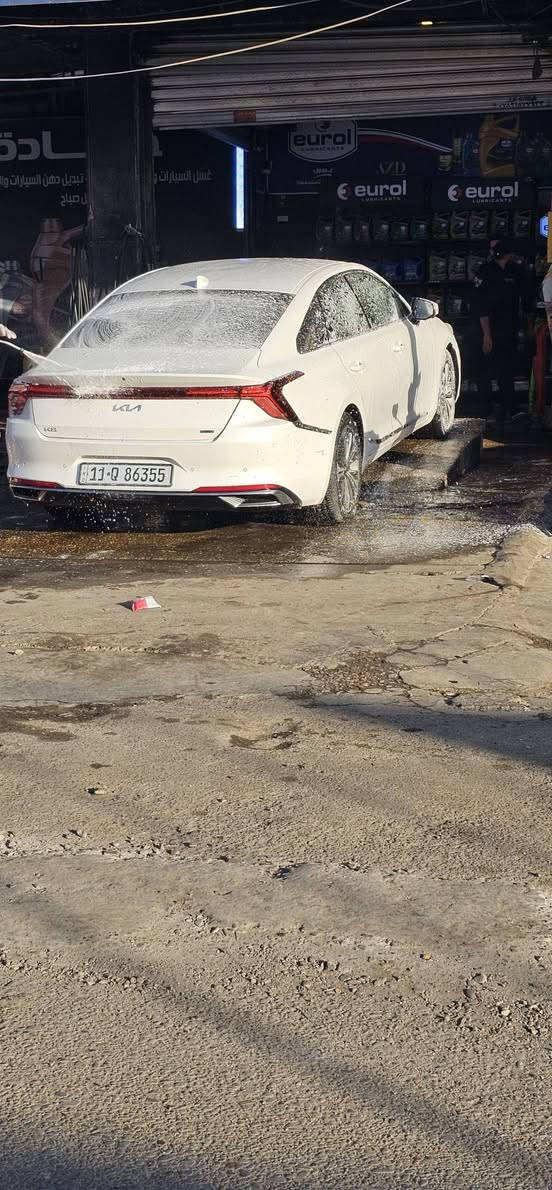 سلام عليكم
K8 2023هايبرد 

السياره وارد كوري 

سياره فول مواصفات 

١ رادار امامي خلفي 

كامرات 360

شاشه متصل 

بالشاره تشتغل كامره وحساس مال شتياز

جنطه كهرباء

السياره هواي بيهه موصفات 

مفوله للاخير ما عده البنورامه 

الحادث مالتهه جاملغ وبنيد وقبق جنطه مصبوغ وبدايت التكمه الاماميه مصبغه  وبالتحميل صاير شخوط بدتية القماره 

ما عندي لا صور حادث ولا سونار 
***********
***********
بيع او مراوس السعر 170 وبيهه مجال
