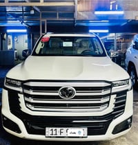 لاندكروز VX • ٢٠٢٥ • ماشيه ٧٠٠ كم