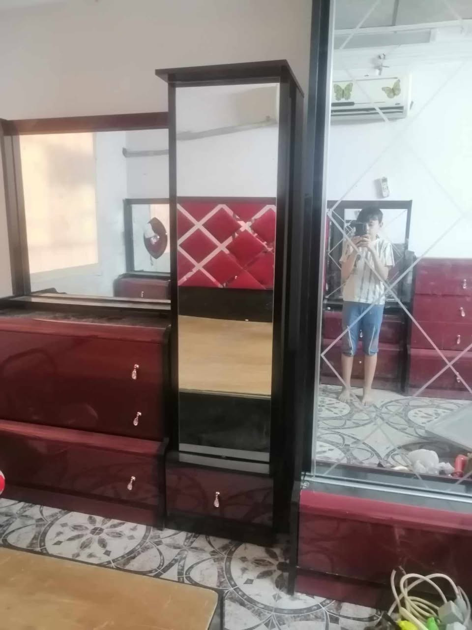 للبيع غرفه نوم تركي 10 قطع 
السعر 800وبيها مجال


**إذا كنت صاحب هذا الإعلان وتريد حذفه لأي سبب، رجاءا أرسل رسالة إلى الدعم الفني**