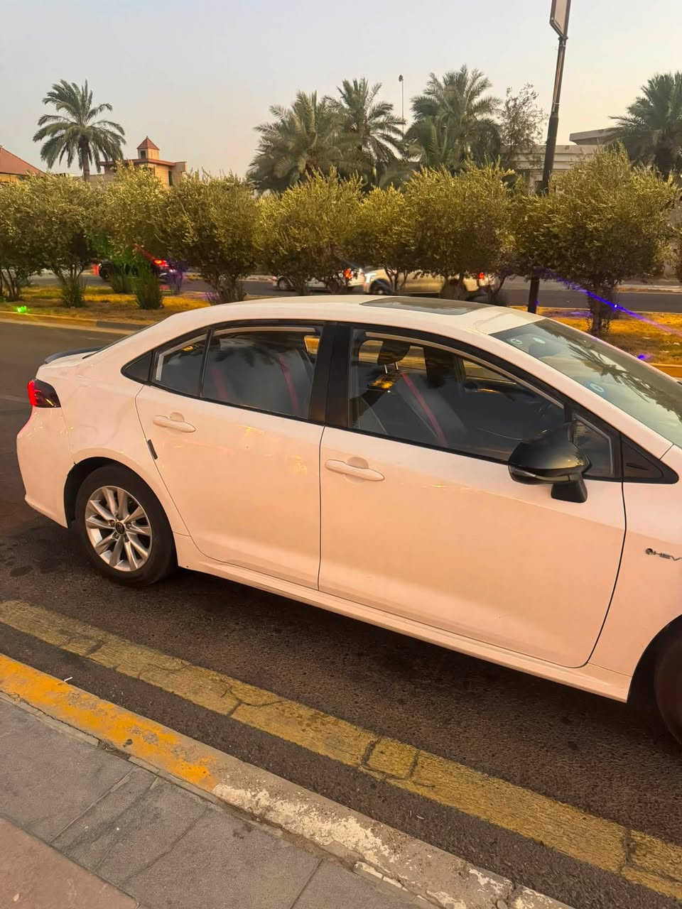 كورلا هايبرد مديل 2024 سيارة نضيفه  رقم بغداد تحويل ثاني يوم وماتصرف ربع عليه تبريد ومكينه وكير شرط الفحص بيه ماشيه 34الف حقيقي  سياره كل بانزين محسن بيه فقط بارد شبر بل يده مال باب + طخه بسطيطه موضحه بلصوره 
الباقي كل مكفول كافله تامه مكان سياره بغداد الكرخ 
سعر 145 ورقه وبيه مجال بسيط  لاسفسار اكثر 

‭***********‬
