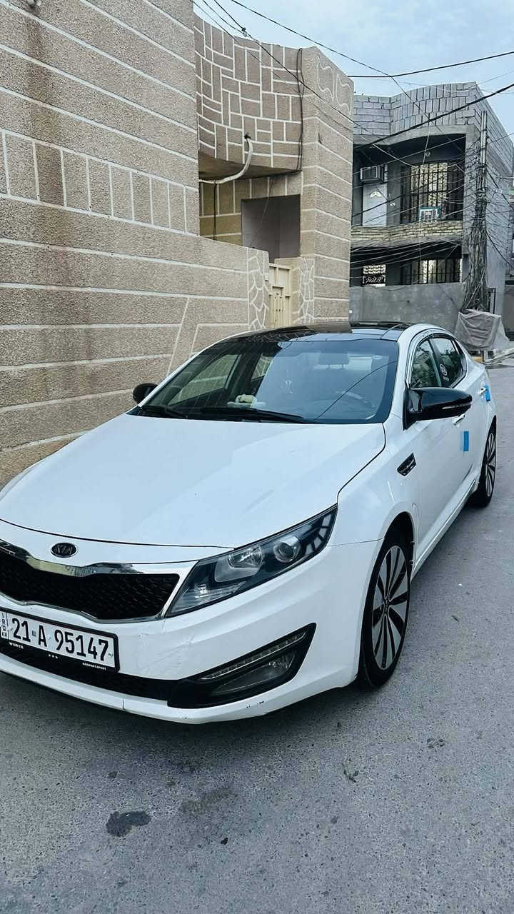 السلام عليكم
اوبتيما🚗
2011 
محرك 2400 دوش المرغوب🚀
4 حساسات 
لون ابيض صدفي 🤍
بيها قطعتين فقط 🌈
السونار مرفق ويا الصور
رقم سليمانيه الدولي 🏔️
 هزه جديده
المواصفات :
بانوراما
كير 6 نمر 🚀
تحكم ستيرن
شفتات ستيرن
خزن ميموري
اشاير بل مرايات الجانبيه
المري شفط 
شاشه
تبريد قطعتين💨
تدفئه🥵
 وتبريد🥶
بصمه عدد 2 
مثبت سرعه كروز
السيارة مواصفات Limited
تايرات جدد 
ويل كب 18 
دوشمه جديده
دشبول لونين
اسود وبيجي المرغوب 🖤🤎
السعر 123 وبيها مجال حك الجيه
عنوان:بعقوبه التحرير🍊  الاستفسار
الاتصال على الرقم *********** ابو سبأ
