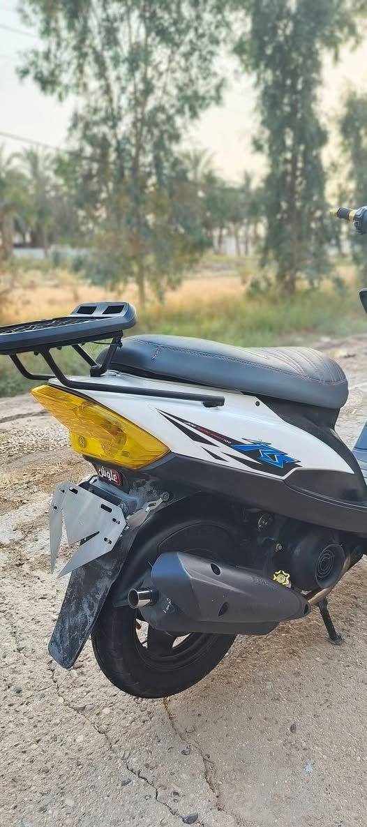 دراجة ماكس عدلة سرعة 120 بوشة 49دراجة ماشاء الله حلوة بيه كفرات ضوة أصفر تزويد ويدات سكليتر تزويد وبريكات اصفر تزويد قطرة دهن و عنبار ويل أمامي أبيض مشيف ودبلات أصفر تزويد وصالنصة FMو لد زنون لونين أحمر وازرك ومرايات ***********
السعر 500 الف قفل
