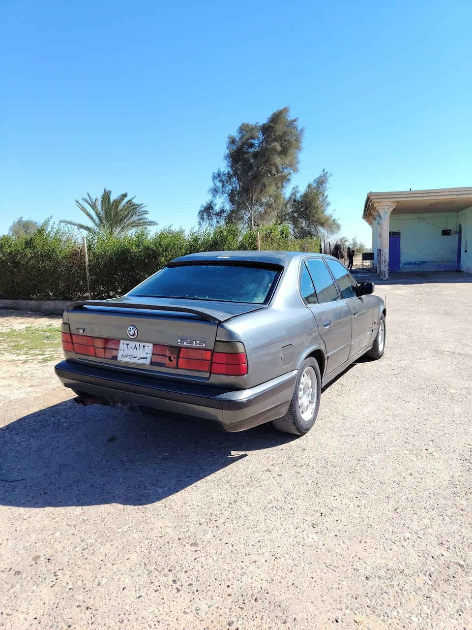 السلام عليكم للبيع او مراوس حسب القناعه BMWحجم535اصل فول بس كير عادي سلايت كشنات جلد محرك وكير حاويه شرط رقم فحص شرط التحويل موديل 90 صدر خلفي امامي جديد تخم تاير بل جيس ما صارله شهر من شديتو  السعر 30وبيها مجال جدآ قليل هاتف***********العنوان مفرق الشرقاط
