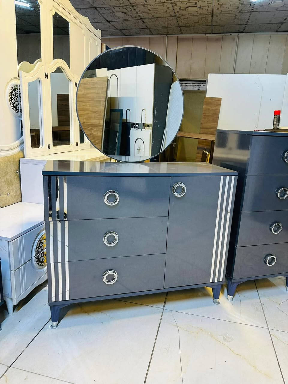 غرفه تركي مستخدمه 🛠️
غرفه ماركه 8قطع 🔥
غرفه نضيفه مثل بل صور ✨ 
غرفه ول توصيل وشد650فقط 😍


**إذا كنت صاحب هذا الإعلان وتريد حذفه لأي سبب، رجاءا أرسل رسالة إلى الدعم الفني**