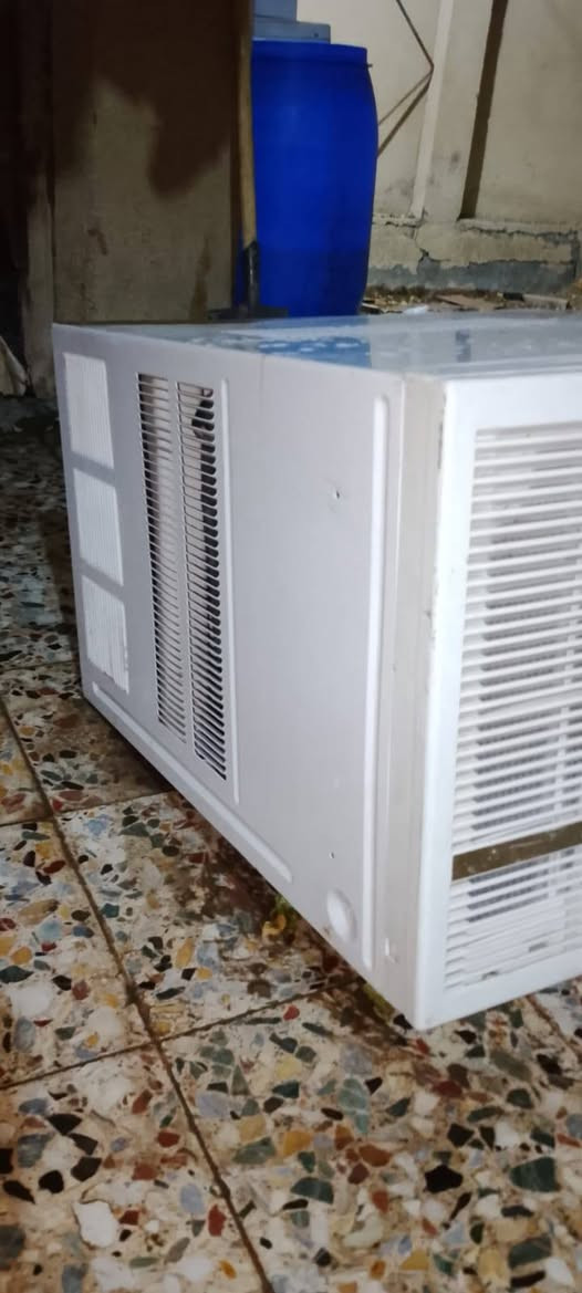 مكيف للبيع كينود نظيف  سبع البور شارع الطيار ***********
