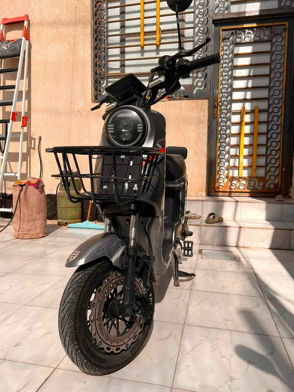 السلام عليكم x900 خمس بطاريات 32 امبير البايسكل يخبل واقوى جيل بالx900 السعر 350 مكاني بصره جزيره *********** متواجد واتس
