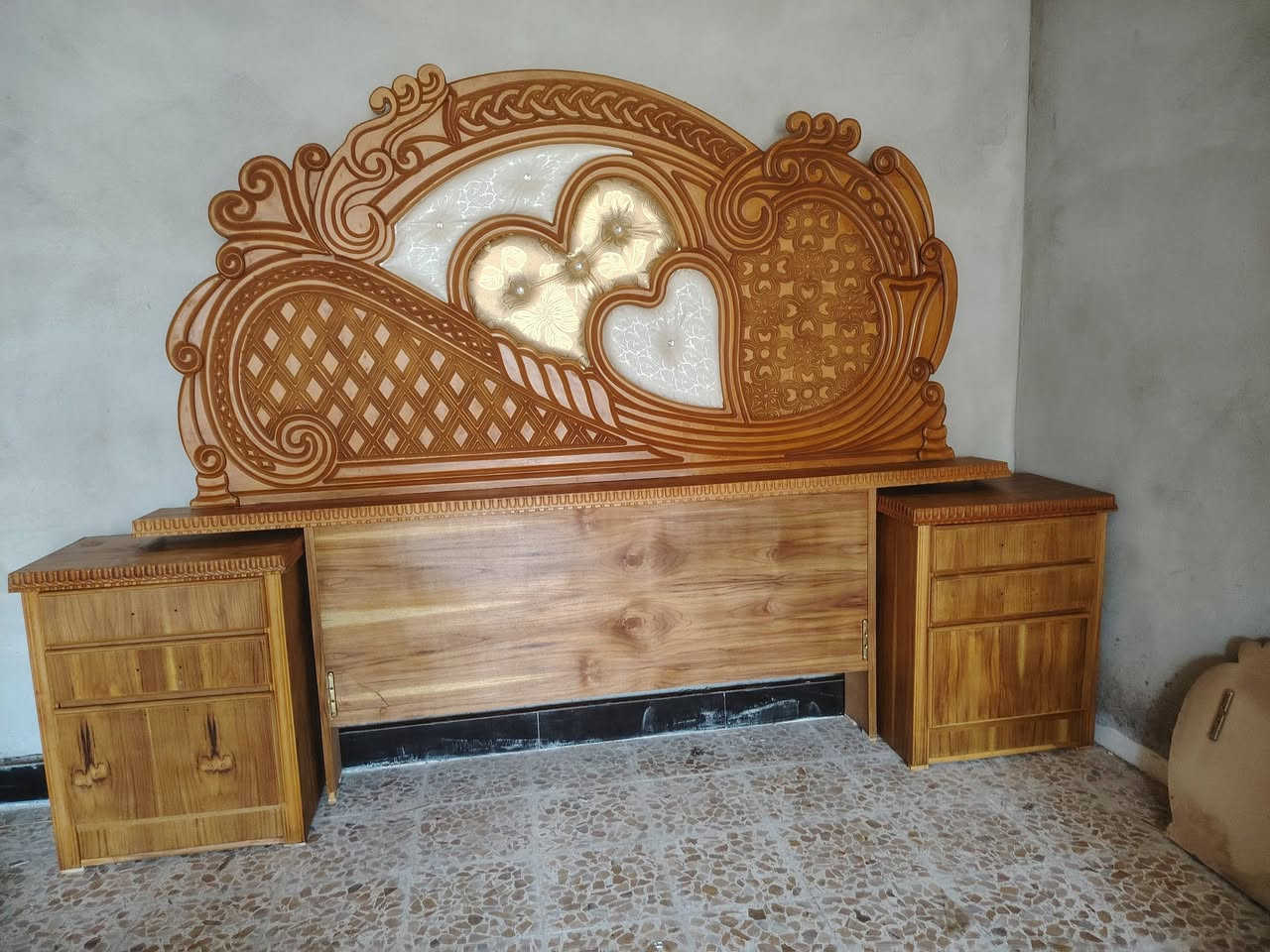 غرفه لبيع ٧٥٠الف وبيامجال ***********
