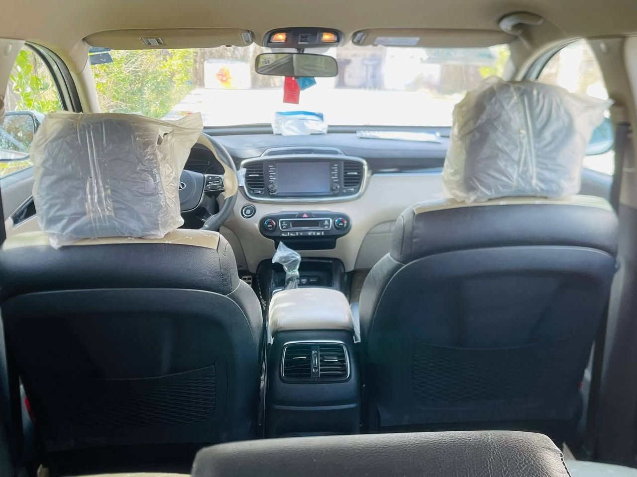 السلام عليكم
سورنتو 2020 خليجي فول مواصفات عدا البنراما 

كفاله عامه من ضربه و بارد و صبغ و تكحيل بيها بس خدوش و السونار مرفق مع صور 

السياره باسمي هزه و سنويه جديده 

سياره ماشيه 63

مكان سياره بابل 

***********
