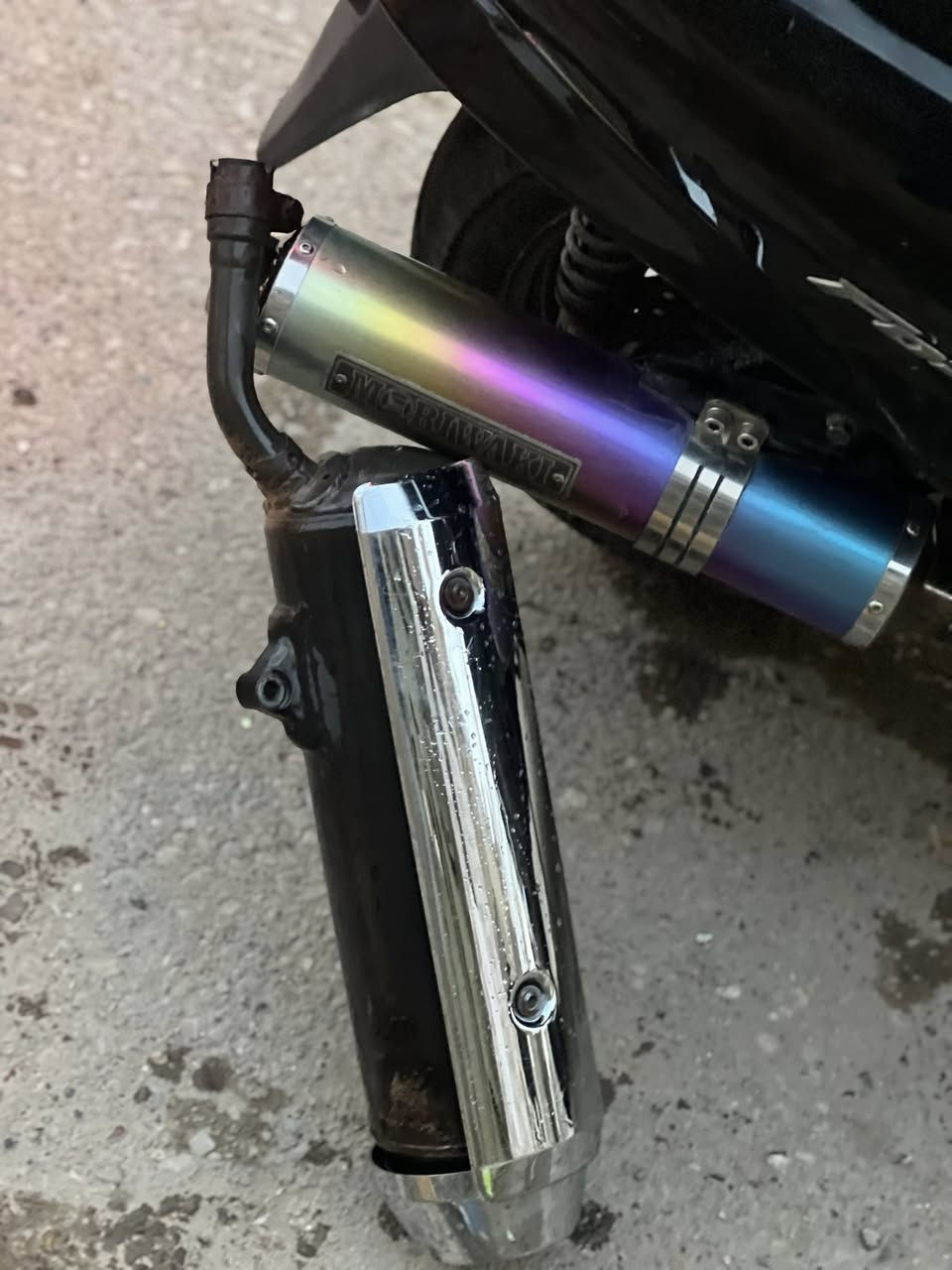 السلام عليكم ورحمة الله وبركاته
للبيع دراجة فورزا 09
📌 عميّة / كرستال

الدراجة مضبوطة 100%
❌ لا تبخير
❌ لا تنقيص
🔧 المكينه على الشرط

✨ المواصفات:
 • صالِنصه رياضي (صوت يخبل + بيها كاتم)
 • الصالِنصه  الأصلي موجود وياها
 • كلجات + قايش أصلي (مبدّل حديثاً)
 • شلعه ومعدل شرط

📍 تجي للبيت، تفحصها وإذا عجبتك تاخذها على راحتك
🛡️ (منفيس) أضمنها عشائرين وسرقة فقط

الدراجة مالتي خاصة، ما بيها أي نقص
جاهزة تمشي كبل للشارع مباشرة
📍 الموقع: بلديات – شارع المصرف
💰 السعر: 1400$ وبيه مجال حك جيه

📞 للتواصل: ***********
