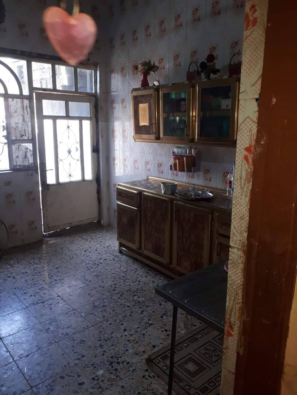 بيت للبيع طابو صرف مشخاب كاشف الغطاء 188متر 3غرف صاله كبيره واستقبال وساحه وحديقه صحيات داخليه و خارجيه 3بيت عن الشارع العام بنيان مرتب وجديد بنيان جناي بلوك تزكام شرط عكاده السعر 110وبي مجال  للاتصال ***********
