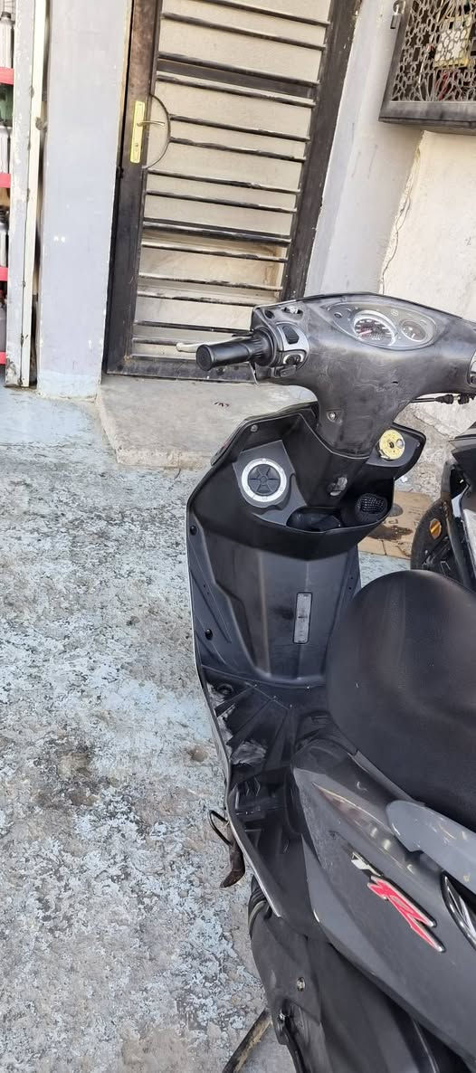 سلا عليكم ثلعب للبيع مبينع النضافه ميحتاج احجي الدراجه نازله 2/19 برغي ما  مفتوح شلعه ومعدل تخبل محتاج واريد ابيع مستعجل عل بيعه *********** عنواني حي الجهاد سعر 750 قفل لا تجيني وتكلي شكد بيها مجال قفلها 750
