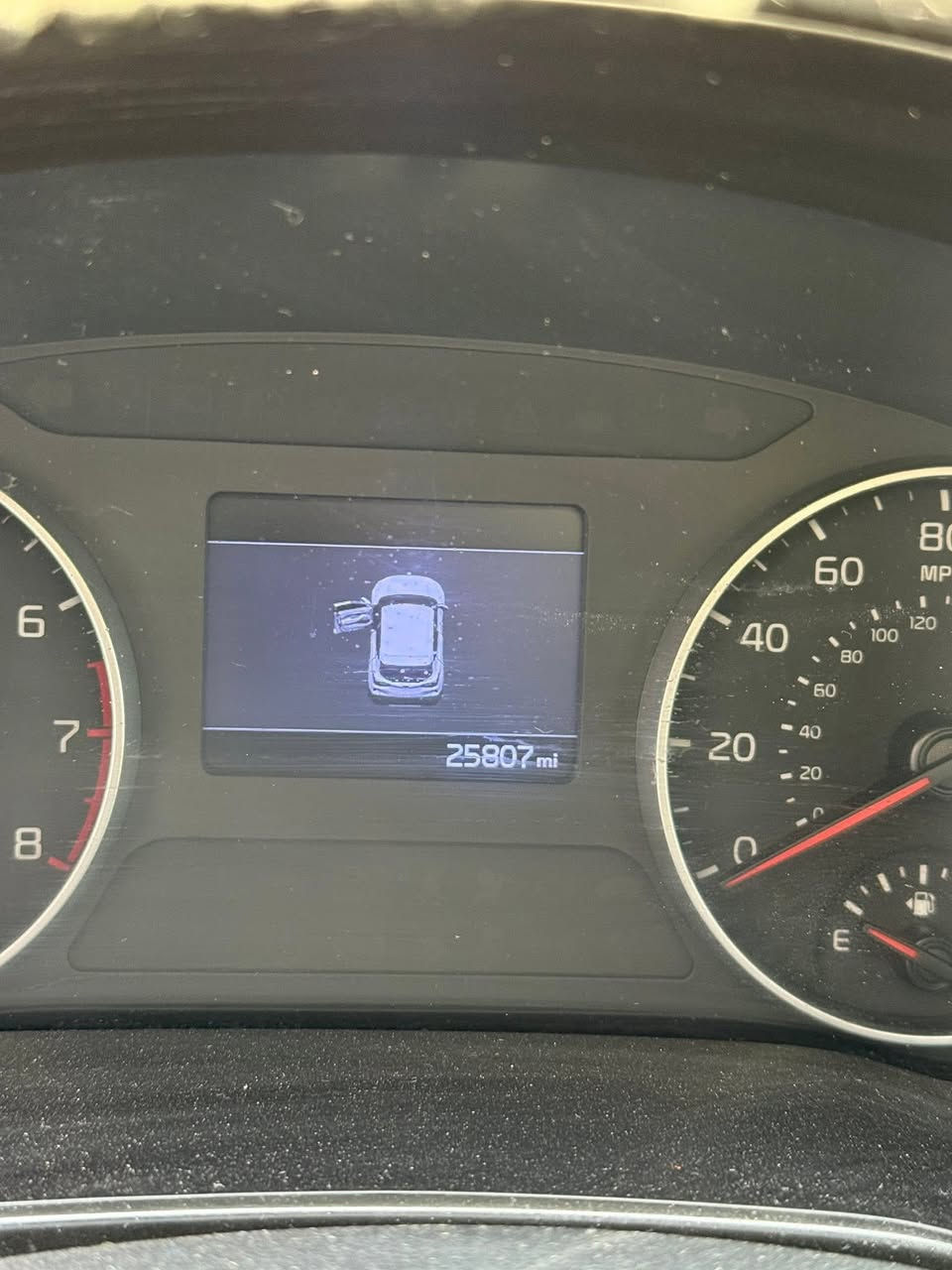 السلام عليكم
كيا سلتوس 2023 محرك 2000 دوش فول مواصفات (مرقم بغداد) حادث بسيط بنيد فقط وباب الخلفي بارد بسيط دواخل شواصي لغود مكفولات محرك كير فتحة سقف / رادارات/ توقف ذاتي/ اطفاء ذاتي / تدفئة بل كشنات + كشنات جلد / تحديد مسار/ وبعد بيهة مواصفات فول
ماشيه 25 الف
السعر145
مكاني بغداد العامريه
للاستفسار ***********
