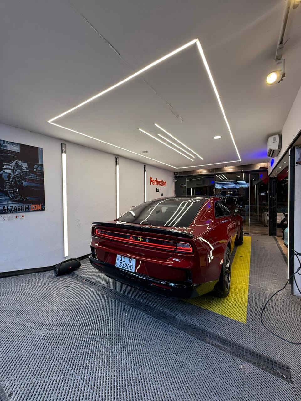 �⚡ للبيع جارجر  دايتونا ستيج2 /2024 كهرباء ⚡🚗

إذا تريد سيارة بيها هيبة وصوت بلادي يلفت الشارع 🔊🔥
هاي مو عادية… هاي جارجر كهرباء عزمها حاضر من أول دعسة 😈

🔹 ماشيه 4000 كيلو فقط
🔹 بعدها زيرو بحالة الوكالة
🔹 كهرباء صافي بدون محرك بنزين
🔹 عزم فوري وثبات قوي
🔹 شاشة كبيرة + كامرات
🔹 سنسرات أمامي وخلفي
🔹 بصمة تشغيل
🔹 داخلية نظيفة جداً بدون أي ملاحظة

السيارة ما تحتاج ولا دينار
تركب وتمشي وانت مرتاح 💪⚡

للجادين فقط والسعر قابل للنقاش

📍 الموقع: بغداد – اليرموك 

***********

#العراق
#سيارات
#للبيع
#اليوم
