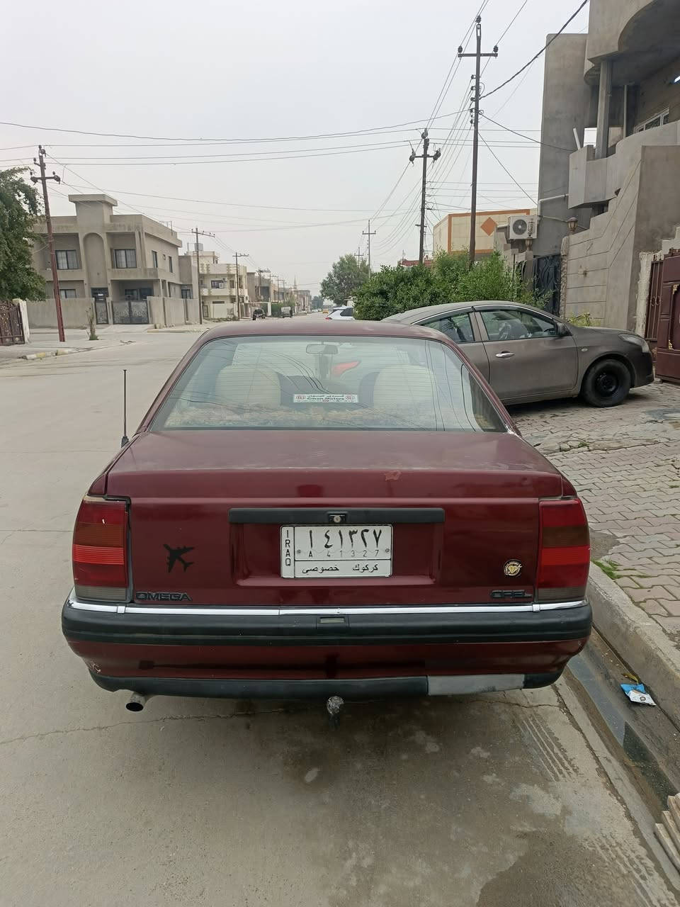 اوميكا 92 شرط محرك وكير 20 بلادي اوتماتيك وشرط التحويل و الوكاله رقم كركوك وبيها بطاقه بنازين بدون دواخل والسنويه لل 28 تخم تايرات جديده وصدر امامي جديد السياره خير من الله السعر 38 وبيها مجال بسيط ***********
