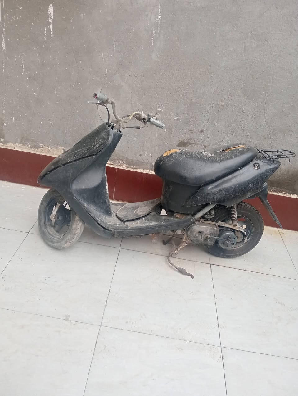 السلام عليكم دراجة سازوكي رياضي للبيع شغالة مكينة ناعمة مبدل فقط بستم ابيع كوم حديد الشراي ينتصل ويدلل ***********
