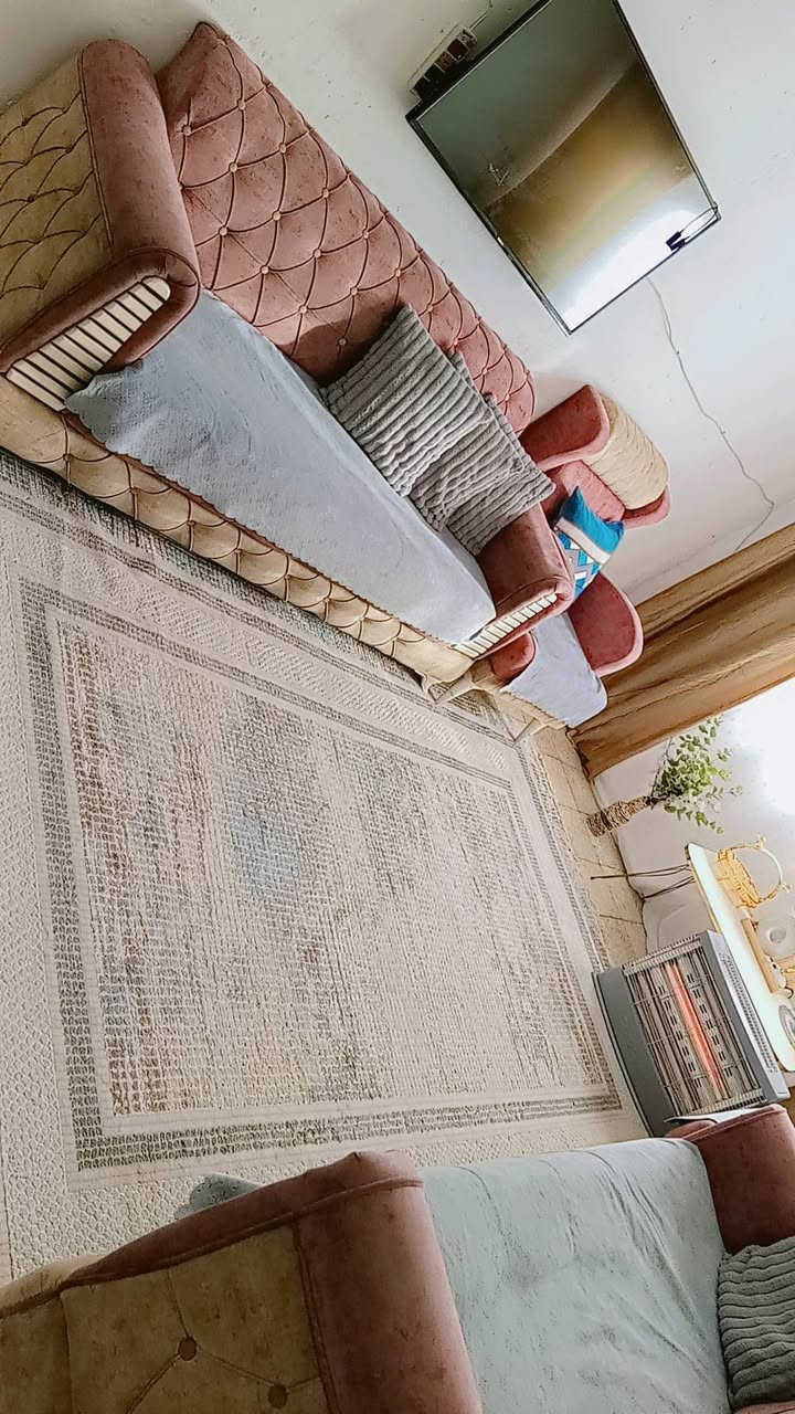 ميز بلازمه توصا جديد بعده ورجلين بعدهم ممشدودات وتخم وغساله نضيفه وبلي 3سلم للبيع مكان زعفرانيه تواصل ***********

