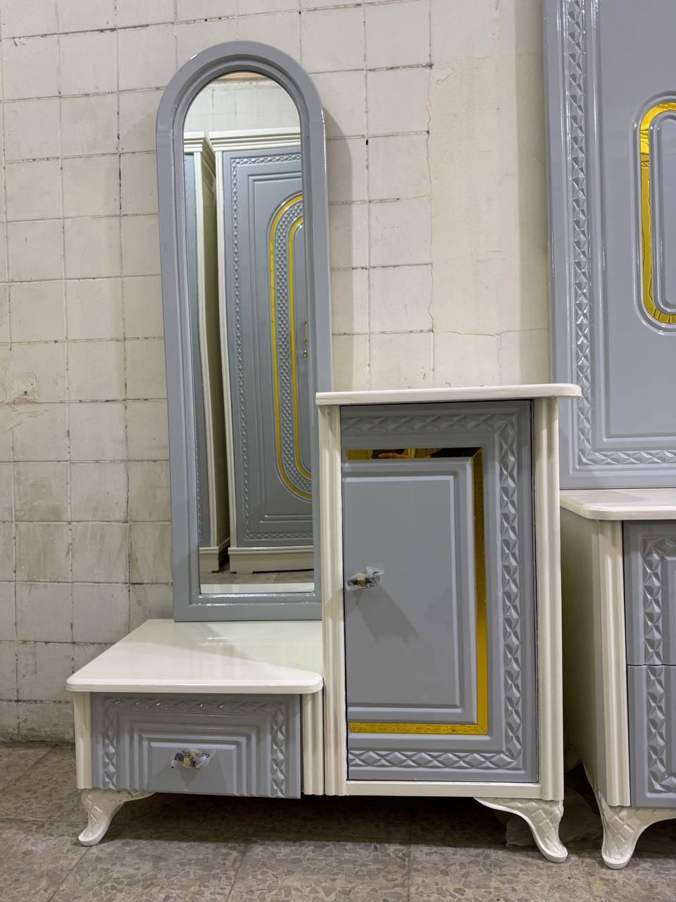 موديل جديد ومميز 🆕

توفر للحجز والتوصيل المباشر 

شغل عراقي نجاره تصميم تركي 

الموديل ضمن وجبه الدرجة الوسط

السعر مليونين و250 الف فقط 

خارج الموديل انديف 8 ملم

الداخل صاج طبيعي 4 ملم 

الضهر جرجوبه شد برغي 

المجارير سكك حديد الماني 

ملحقات الغرفه 10 قطع 

متوفره بشازلون خزن وطابوريه جلوس 🎁

التوصيل والشد مجاني داخل بغداد 

متوفر توصيل إلى جميع المحافظات


**إذا كنت صاحب هذا الإعلان وتريد حذفه لأي سبب، رجاءا أرسل رسالة إلى الدعم الفني**