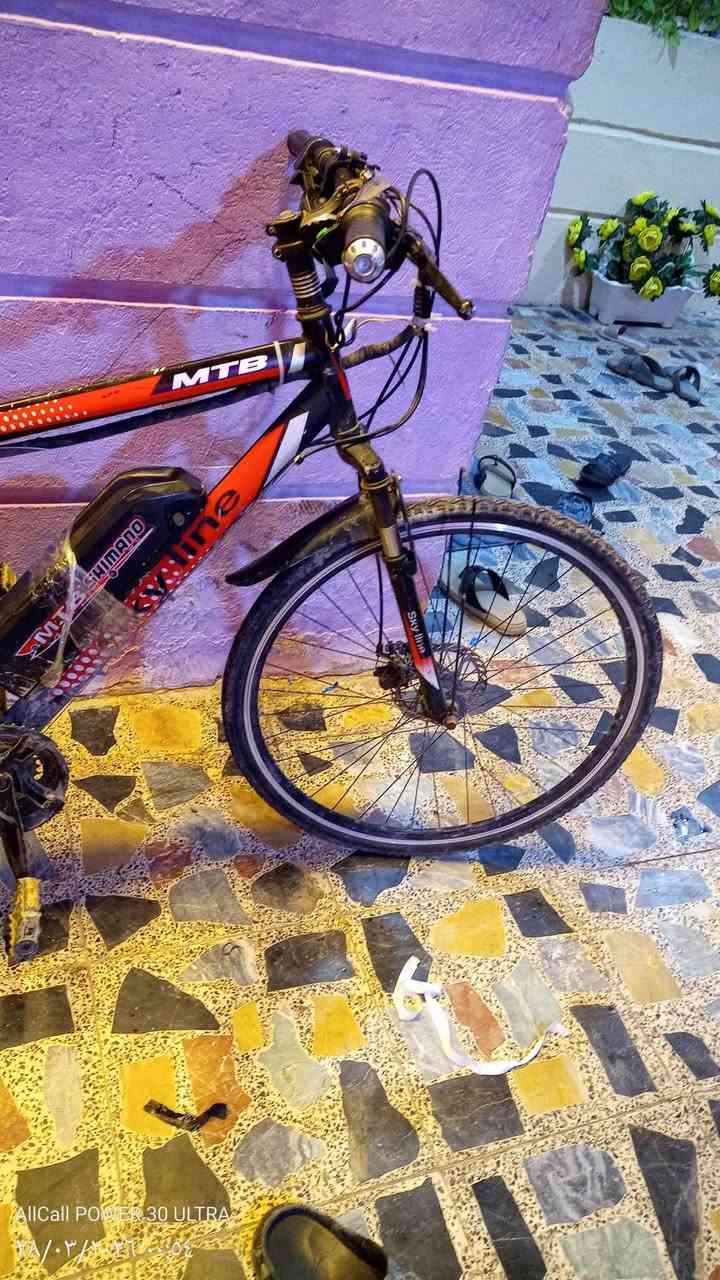 السلام عليكم بايسكل شحن  رياضي حجم 27 بايسكل كلش حلو شاحنه موجوده  فقط بطاريات تهبط سعره 150 الف  مكاني بغداد مدينه الصدر رقم ***********
