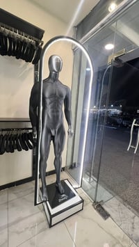 عندي ملكانات ثنين بحاله ممتازه جدا و ديكور ملكانه   كذلك تعاليك نوعيه ...