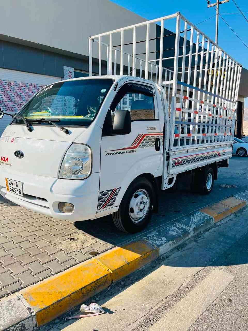 کیا 2012 نمونە لەجوانی
دوو پارچەی سبوغە بەبێ ژۆرێ 
6 تایە تایلەندی نوێ  سفر لەسەرە 
  سەنەوی هەتاکو 2031 نوێیە
 گێر و مەکینە بەشەرت
مەکینەی ٤٠٠٠ چوار هەزاری عادی لەسەرە بێ مەسرەف تەقەو رەقەی بەشەرت رقم دهۆک
110 مەجالێکی کەم
***********/ژ.م سوران, أربيل
