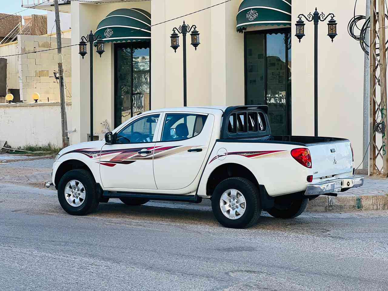 بيكم مستبوشي فور ويل موديل 2015 السعر 118 قابل للتفاوض الاستفسار *********** كفاله عامه ضربه وصبغ وتبديل السياره جديده بمعنه الكلمه محرك وكير كاز مكفولات فور ويل شغال تخم تاير حداديه جديده تبريد ❄️ هزه جديده تحويل مباشر مكاني كربلاء
