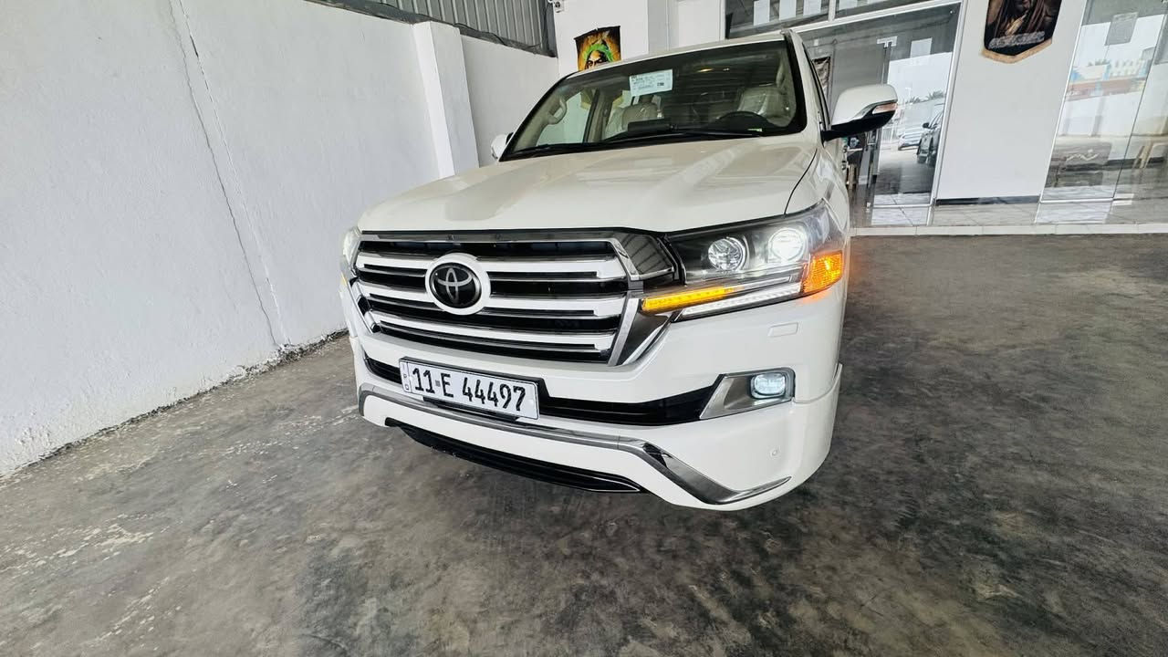 سلام عليكم للبيع الاندكروز
موديل:18
ماشيه:58حقيقي
سياره على وضع الشركه 
بيها بارد بلجاملغ الامامي شبر 
ترهم مراوس حسب القناعه
***********
