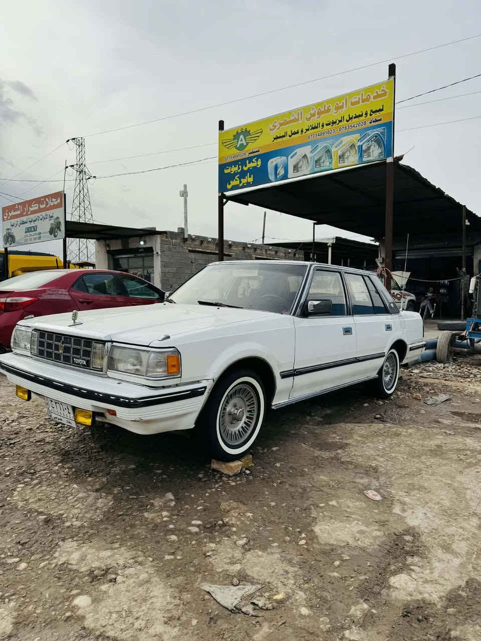 يالله السلام عليكم للبيع سياره نوع سوبر موديل 1986رقم بغداد شرط التحويل سنويه ما نافذه السيارة كير ومكينه وشاصي كفاله بلادي محرك بلادي مكفول من تنقيص ولا تبخير كير اوتماتيك داخل حبري فتحه السيارة جديدة تخم تاير امامي خلفي صدر جديد كهربائيات كله شغال وجاهز تبريد ثلج السياره بيه مكانات صبغ بصيط السيارة مال جناي ماتصرف عليه الف دينار شرط تراي السيارة كلش حلو السيارة وضع الشركه كلشي ما ملعوب بيه جام كهرباء مسجل 4سماعات جدد باتري جديد بطاين وكشنات بلاديه مكان السياره واسط قضاء الزبيديه لاستفسار اتصال على الرقم التالي ***********السعر55وبيه مجال للطيبين الي ما يعجبه السعر ينورنه بكلمه طيبه
