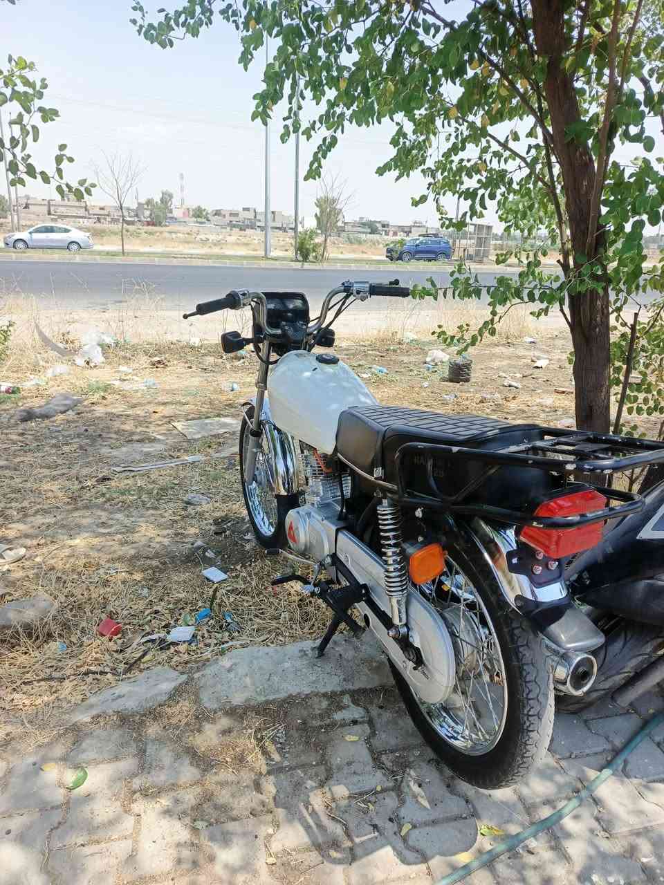دراجه نامه اصليه ام ختم  مكينه موديل 25  ولفات مبدل  بسشرط من كلشي كهربائيات شغاله كامل غراضه اصليه دبلات جدد واصلي شرط من كلشي كغاله سعرها 600 بيه مجال او مراوس حسب قناعه *********** مكاني كركوك حي الواسطي
